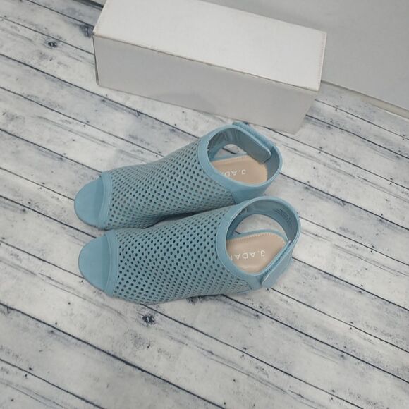 J. Adams Maddie Booties Women SZ 6.5 Peep Toe Low Block Heel Hook & Loop Strap. - Picture 13 of 13